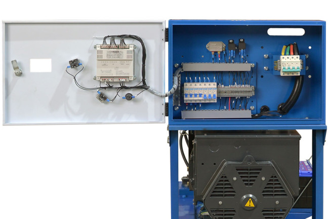 Дизельный генератор ТСС ЭД-30-Т400 с АВР в погодозащитном кожухе на прицепе в Казани