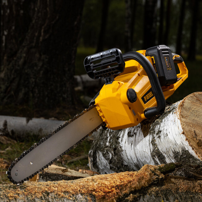 Цепная пила аккумуляторная бесщеточная RCS400-36, Li-ion, 36 В, 4 Ач, шина 400 мм Denzel в Казани