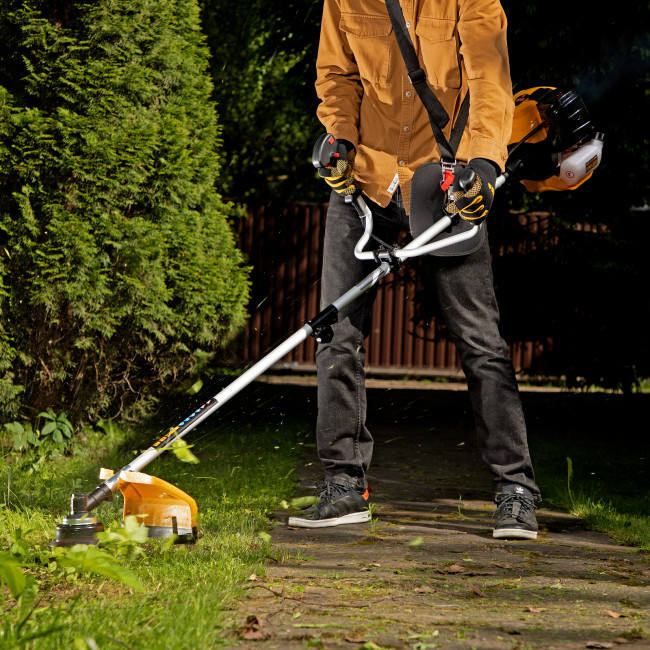 Триммер бензиновый DTL-52, 52 см3, неразъемная штанга, состоит из 2 частей Denzel в Казани