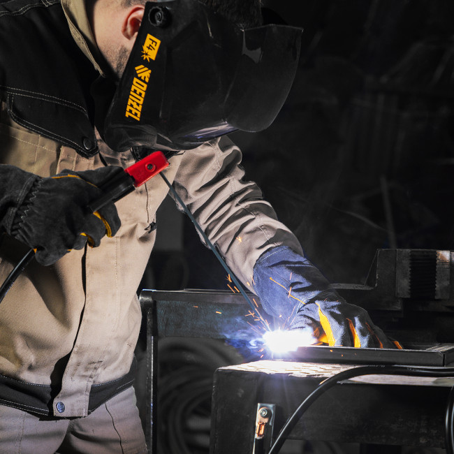 Аппарат инвертор. дуговой сварки SDM-220 Top, 220 А, ПВ 60% кейс Denzel в Казани