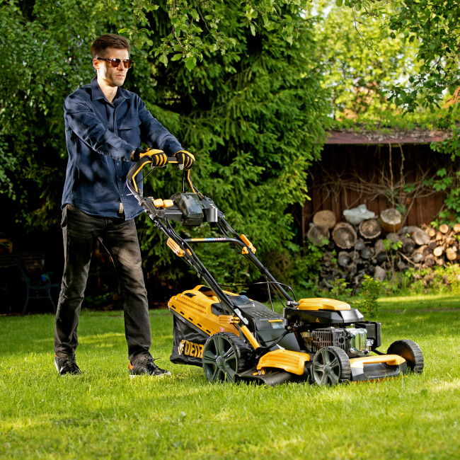 Газонокосилка бензиновая GLD-520SP-VE, 196 см3, ширина 52 см, привод, вариатор, электрический старт, 60 л Denzel в Казани