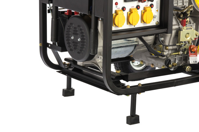 Генератор дизельный DD6300Е, 5.0 кВт, 220 В/50 Гц, 15 л, электростартер Denzel в Казани