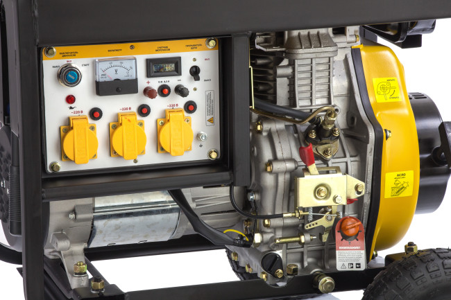 Генератор дизельный DD6300Е, 5.0 кВт, 220 В/50 Гц, 15 л, электростартер Denzel в Казани