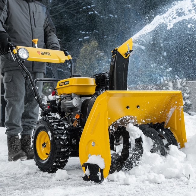 Бензиновая снегоуборочная машина SB 560 LP, 212 cc, электростартер, фара Denzel в Казани