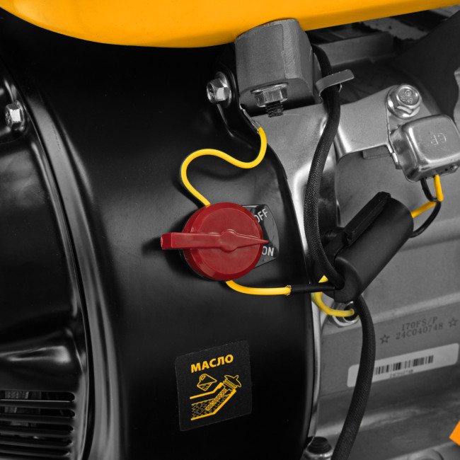 Бензиновая снегоуборочная машина SBM 610, 212 cc, ручной старт, фара Denzel в Казани