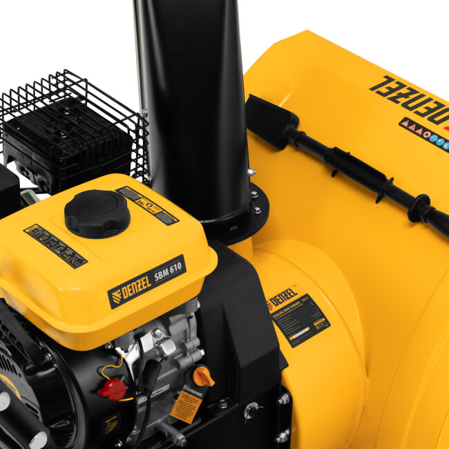 Бензиновая снегоуборочная машина SBM 610, 212 cc, ручной старт, фара Denzel в Казани