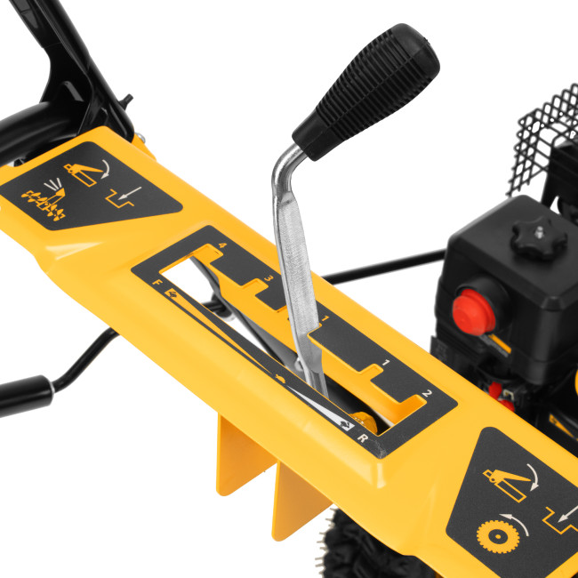 Бензиновая снегоуборочная машина SBM 610, 212 cc, ручной старт, фара Denzel в Казани