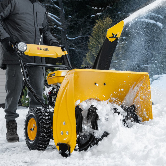 Бензиновая снегоуборочная машина SBM 610, 212 cc, ручной старт, фара Denzel в Казани