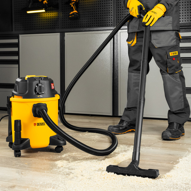Пылесос строительный RVC20, 1400 Вт, бак 20 л, шланг 3 м, розетка с автосинхр. Denzel в Казани
