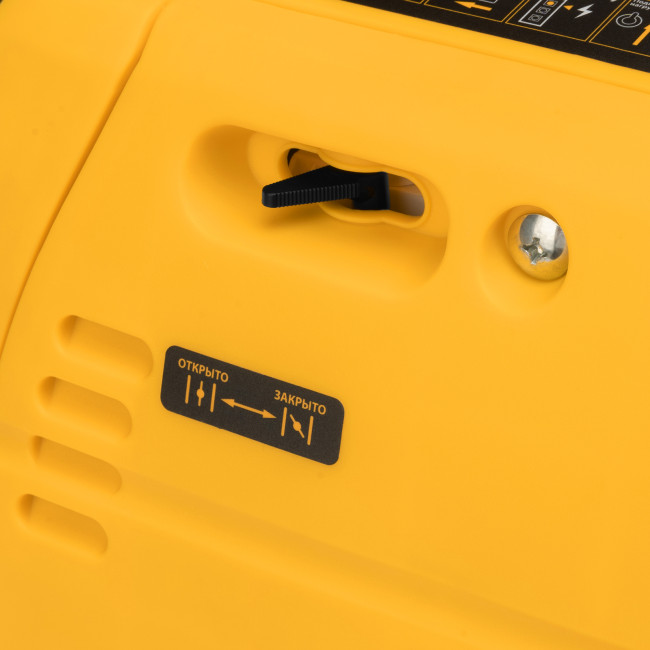 Генератор инверторный GT-2200iS, 2.2 кВт, 230 В, бак 4 л, закрытый корпус, ручной старт Denzel в Казани