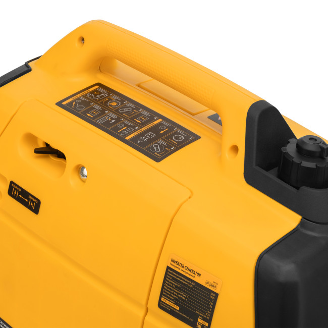 Генератор инверторный GT-2200iS, 2.2 кВт, 230 В, бак 4 л, закрытый корпус, ручной старт Denzel в Казани