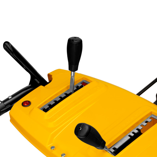 Бензиновая снегоуборочная машина SBM 610S PRO, 212 cc, электростартер, фара, обогрев Denzel в Казани