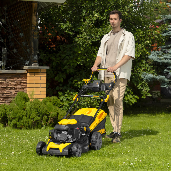 Газонокосилка бензиновая GLD-460SP-VE, 146 см3, шир. 46см, привод, вариатор, эл.старт, 60 л Denzel в Казани