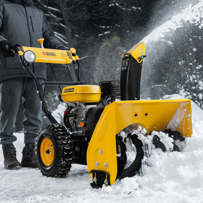 Гибридная снегоуборочная машина с функц. подметания SWB-600, 212 сс, руч. старт, 2 насадки Denzel в Казани