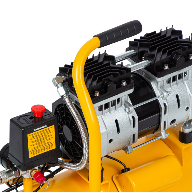 Компрессор DLS650/10 безмаслянный малошумный 650 Вт, 120 л/мин, ресивер 10 л Denzel в Казани Компрессор DLS650/10 безмаслянный малошумный 650 Вт, 120 л/мин, ресивер 10 л Denzel в Казани