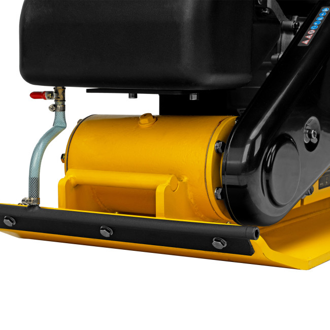 Виброплита бензиновая VC-30W, 30 кН, 60*45 см, 196 см3, бак для воды Denzel в Казани