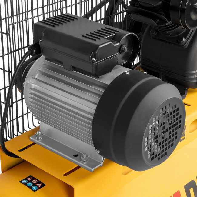 Компрессор воздушный BCV2200/100, ременный привод, 2.2 кВт, 100 литров, 370 л/мин Denzel в Казани