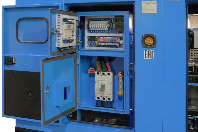 Дизельный генератор ТСС ЭД-150-Т400 с АВР в шумозащитном кожухе на прицепе в Казани