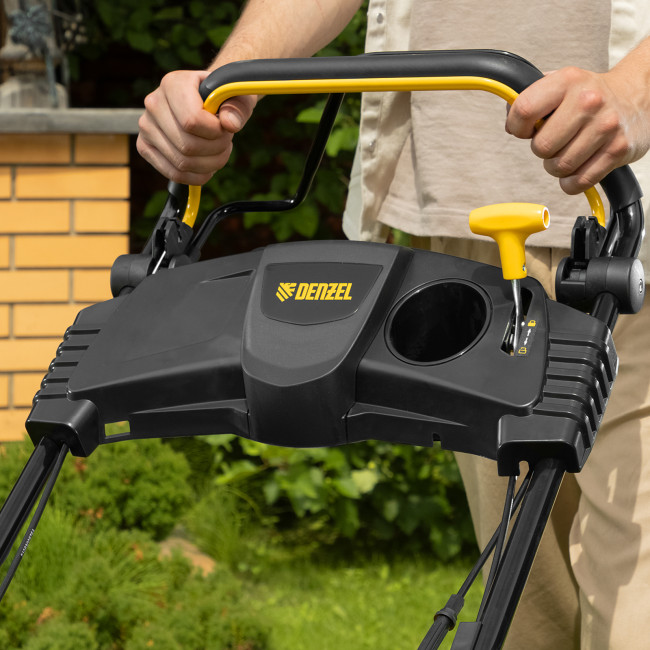 Бензиновая газонокосилка GLT-460SP-T, Trike 149 см3, 46 см, привод, панель, 60л Denzel в Казани Бензиновая газонокосилка GLT-460SP-T, Trike 149 см3, 46 см, привод, панель, 60л Denzel в Казани