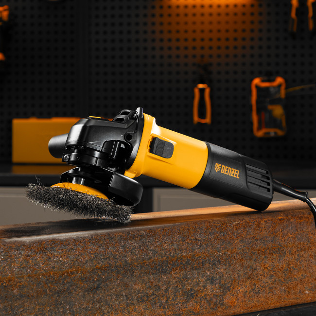 Машина шлифовальная угловая AG125-1100, 1100 Вт, 125 мм, 3000-11000 об/мин Denzel в Казани