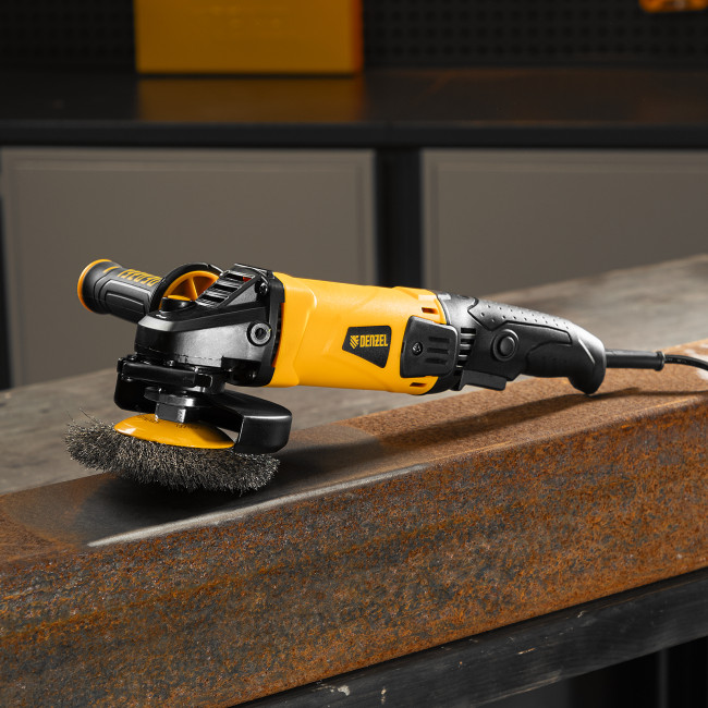 Машина шлифовальная угловая AG125-1100A, 1100 Вт, 125 мм, 3000-11000 об/мин Denzel в Казани