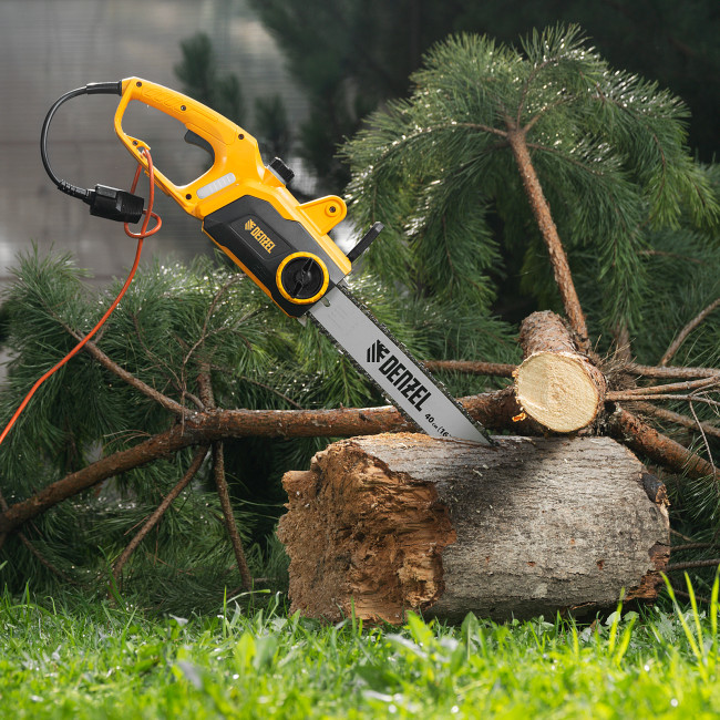 Пила цепная электрическая EDS-2000P, 2 кВт,поперечная, шина 40 см, шаг 3/8, паз 1.3 мм, 57 звеньев Denzel в Казани