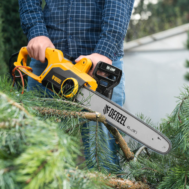 Пила цепная электрическая EDS-2200P, 2.2 кВт,поперечная, шина 45 см, шаг 3/8, паз 1.3 мм, 63 звена Denzel в Казани