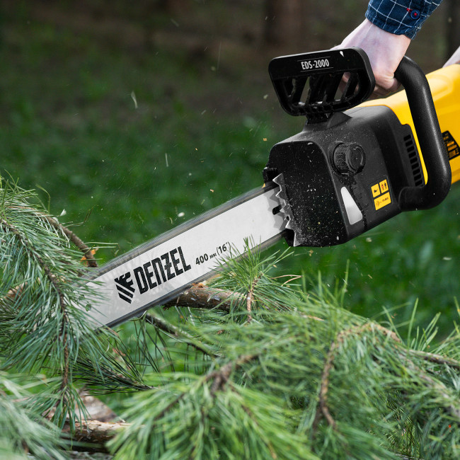 Пила цепная электрическая EDS-2000, 2 кВт,продольная, шина 40 см, шаг 3/8, паз 1.3 мм, 56 звеньев Denzel в Казани