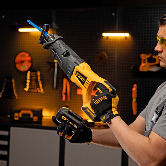 Пила сабельная аккумуляторная бесщет BRC-120, 18В Li-Ion Denzel в Казани Пила сабельная аккумуляторная бесщет BRC-120, 18В Li-Ion Denzel в Казани