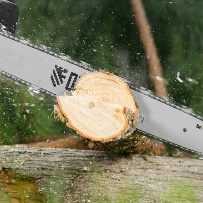 Пила цепная электрическая EDS-2200, 2.2 кВт,продольная, шина 45 см, шаг 3/8, паз 1.3 мм, 62 звена Denzel в Казани