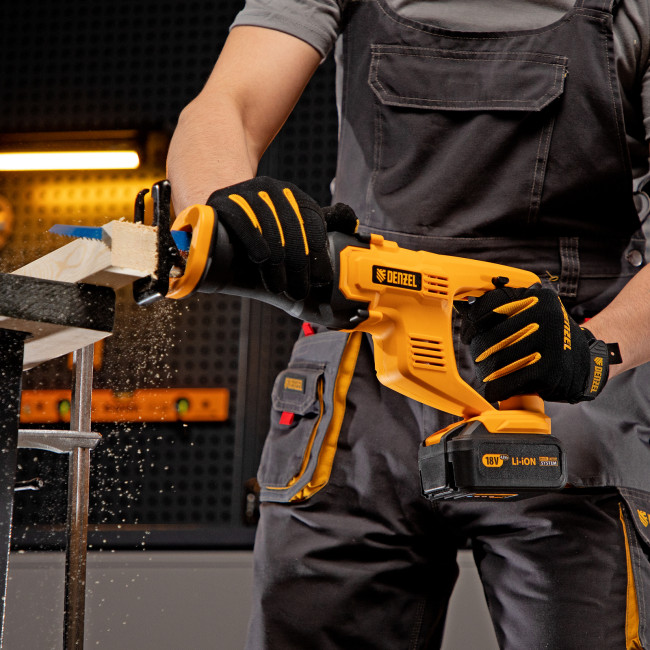 Пила сабельная аккумуляторная CRC-115, 18В Li-Ion Denzel в Казани Пила сабельная аккумуляторная CRC-115, 18В Li-Ion Denzel в Казани