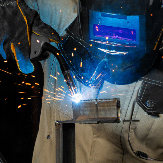 Аппарат инвертор. полуавтомат. cварки IMIG-160 Synergy, 160 А, ПВ 60%, катушка 5 кг Denzel в Казани