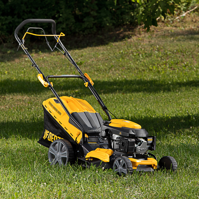 Газонокосилка бензиновая GLD-460SP, 146 куб.см, ширина 46 см, привод 7 уровней, травосборник 50 л Denzel в Казани