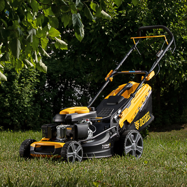 Газонокосилка бензиновая GLD-460SP, 146 куб.см, ширина 46 см, привод 7 уровней, травосборник 50 л Denzel в Казани