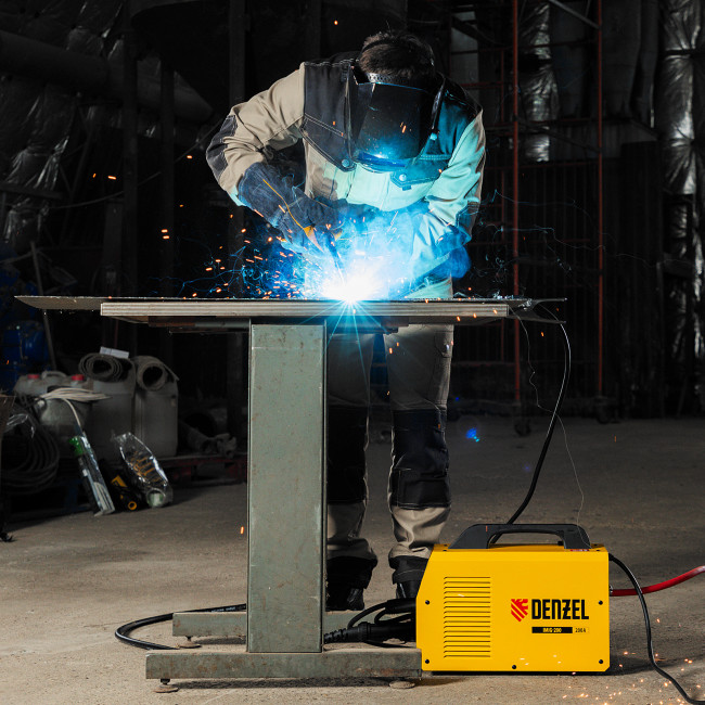 Аппарат инвертор. полуавтомат. cварки IMIG-200, 200 А, ПВ 60%, катушка 5 кг Denzel в Казани Аппарат инвертор. полуавтомат. cварки IMIG-200, 200 А, ПВ 60%, катушка 5 кг Denzel в Казани