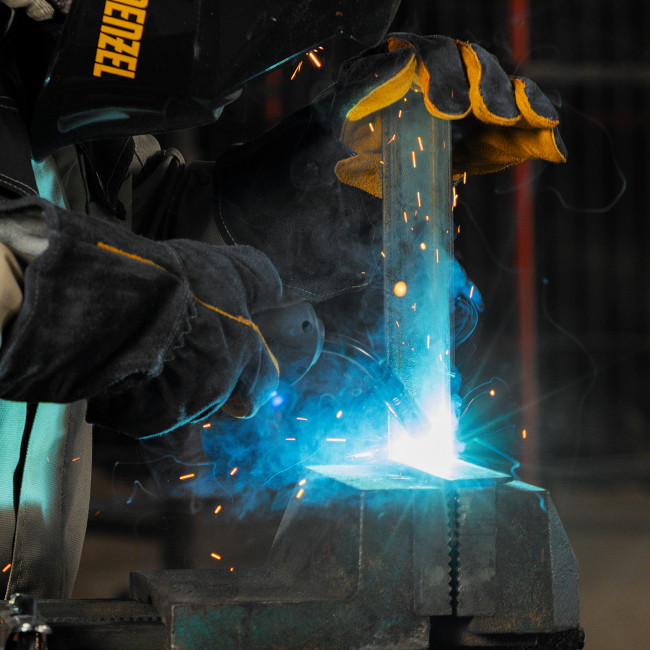 Аппарат инвертор. полуавтомат. cварки IMIG-200, 200 А, ПВ 60%, катушка 5 кг Denzel в Казани Аппарат инвертор. полуавтомат. cварки IMIG-200, 200 А, ПВ 60%, катушка 5 кг Denzel в Казани