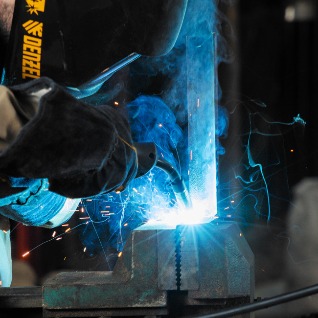 Аппарат инвертор. полуавтомат. cварки IMIG-200, 200 А, ПВ 60%, катушка 5 кг Denzel в Казани Аппарат инвертор. полуавтомат. cварки IMIG-200, 200 А, ПВ 60%, катушка 5 кг Denzel в Казани