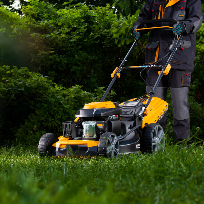 Газонокосилка бензиновая GLD-520SP, 196 куб.см, ширина 52 см, привод, 7 уровней,травосборник 60 л Denzel в Казани