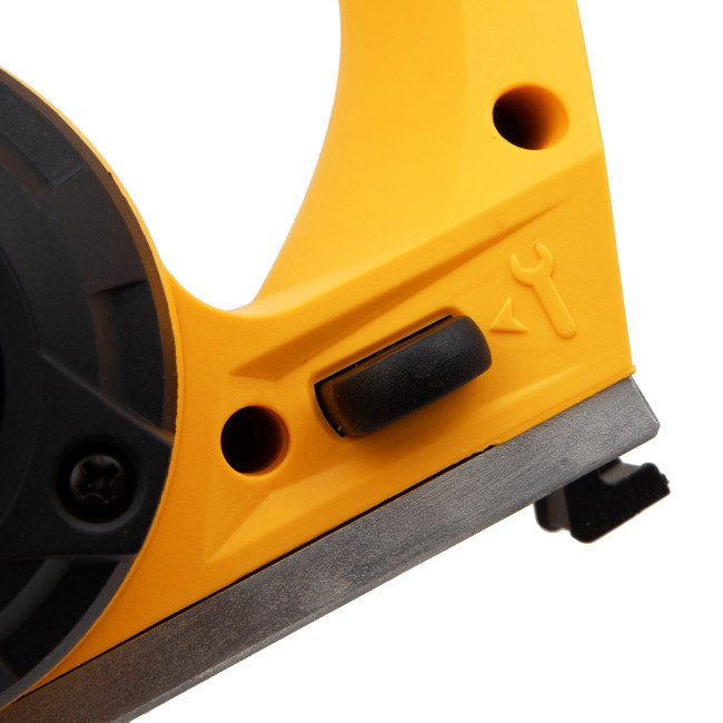 Рубанок электрический EP-82, 720 Вт, 82 мм Denzel в Казани Рубанок электрический EP-82, 720 Вт, 82 мм Denzel в Казани