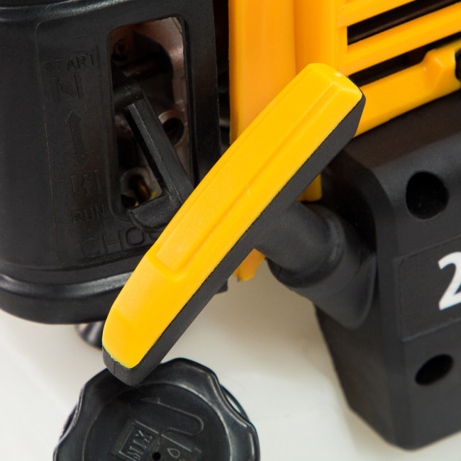 Триммер бензиновый DT 25, 25 см3, 1.3 л. с, неразъемная штанга, состоит из 2 частей Denzel в Казани