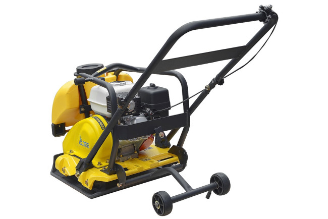 Виброплита TSS-WP100TH  (колесный комплект, бак) в Казани