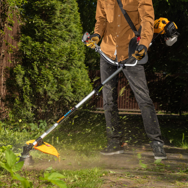 Триммер бензиновый DT 33S, 33 см3, 1.8 л. с, разъемная штанга, состоит из 2 частей Denzel в Казани