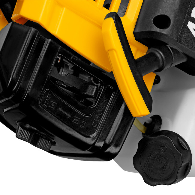 Триммер бензиновый DT 43S, 43 см3, 2.5 л. с, разъемная штанга, состоит из 2 частей Denzel в Казани