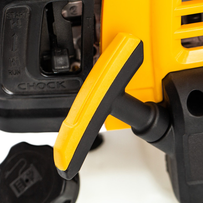 Триммер бензиновый DT 52, 52 см3, 3 л. с, неразъемная штанга, состоит из 2 частей Denzel в Казани