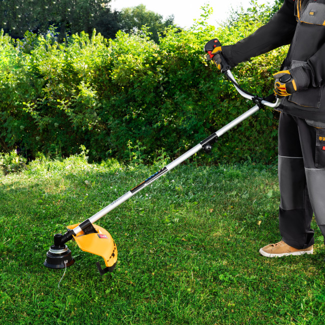 Триммер бензиновый DT 52S, 52 см3, 3 л. с, разъемная штанга, состоит из 2 частей Denzel в Казани