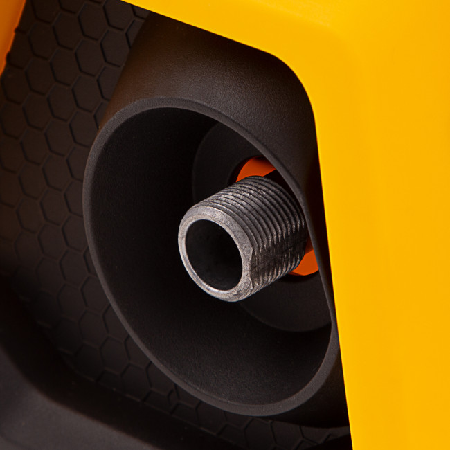 Моечная машина высокого давления R-180i, 2400 Вт, 180 бар, 7.5 л/мин, асинхронный двигатель Denzel в Казани Моечная машина высокого давления R-180i, 2400 Вт, 180 бар, 7.5 л/мин, асинхронный двигатель Denzel в Казани