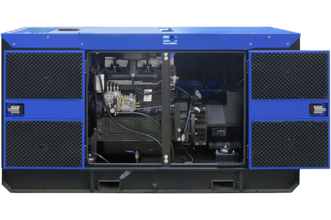 Дизельный генератор ТСС ЭД-24-Т400 в шумозащитном кожухе на прицепе в Казани