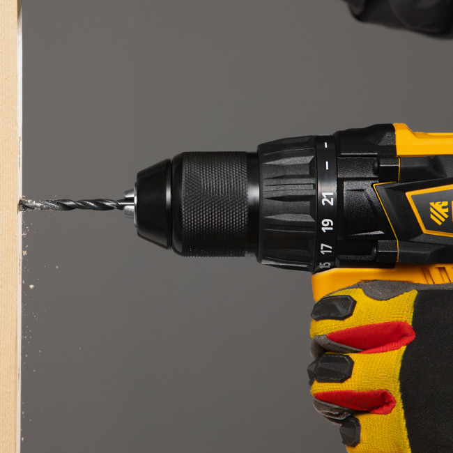 Дрель-шуруповерт аккумуляторная, бесщет. BLDL-IB-18-02, Li-Ion, 18 В, 2 акк. Denzel в Казани