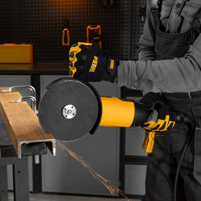 Машина шлифовальная угловая AG180-2000, 2000 Вт, 180 мм, 8500 об/мин Denzel в Казани Машина шлифовальная угловая AG180-2000, 2000 Вт, 180 мм, 8500 об/мин Denzel в Казани