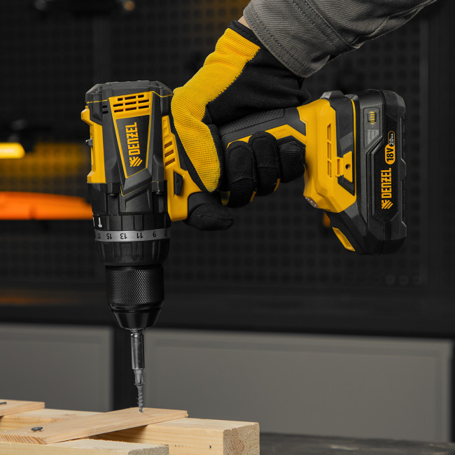 Дрель-шуруповерт аккумуляторная ударная бесщет CIDB-IB-18-02, Li-Ion, 18 В, 2 акк. Denzel в Казани